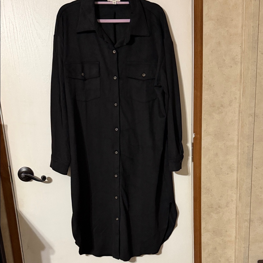 Easel Black and Pink Garment